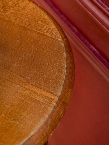 Francine, la table d'appoint en bois N°330