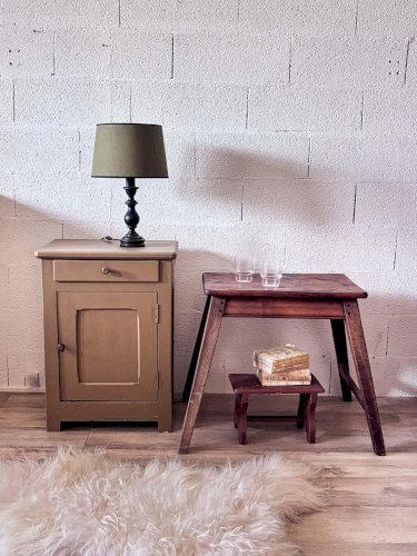 Francine, la table d'appoint en bois N°332