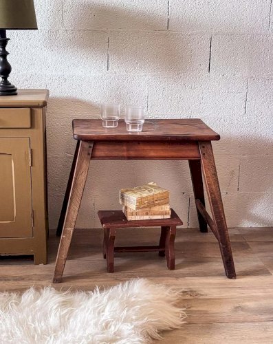Francine, la table d'appoint en bois N°332