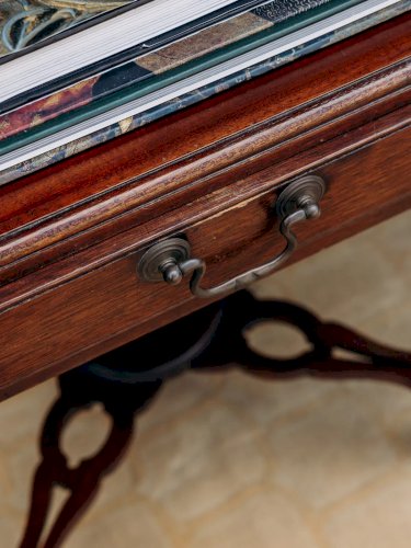 Francine, la table d'appoint en bois N°338