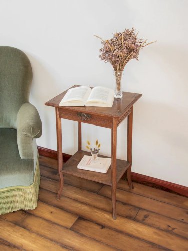 Francine, la table d'appoint en bois N°358