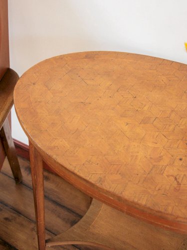 Francine, la table d'appoint en bois N°359