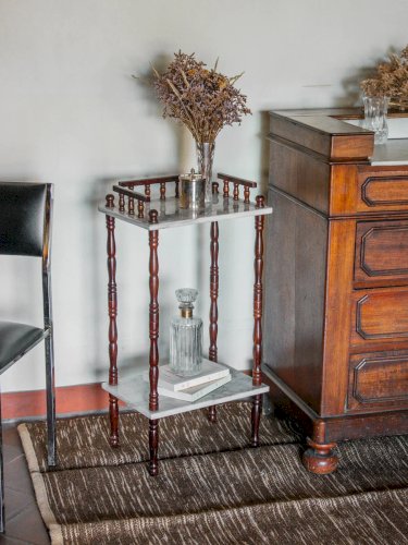 Francine, la table d'appoint en bois N°361