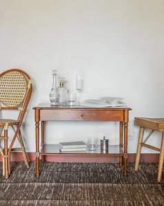 Francine, the wooden side table No. 363