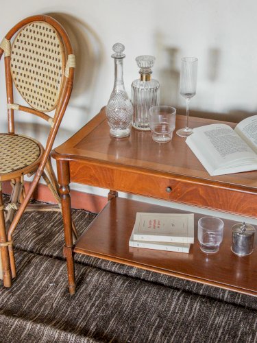 Francine, la table d'appoint en bois N°363