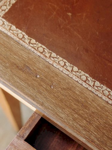 Francine, la table d'appoint en bois N°367