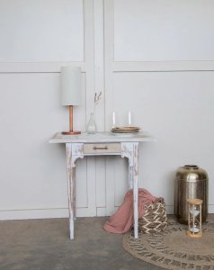 Francine, the wooden side table No. 385