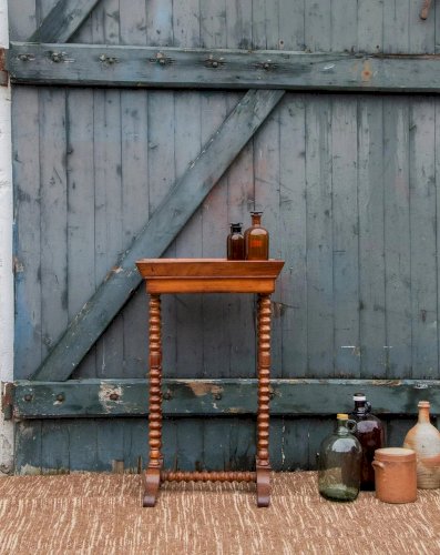 Francine, la table d'appoint en bois N°388