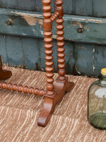 Francine, la table d'appoint en bois N°388