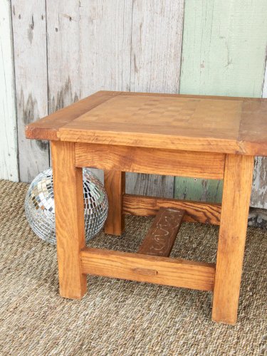 Francine, la table d'appoint en bois N°396