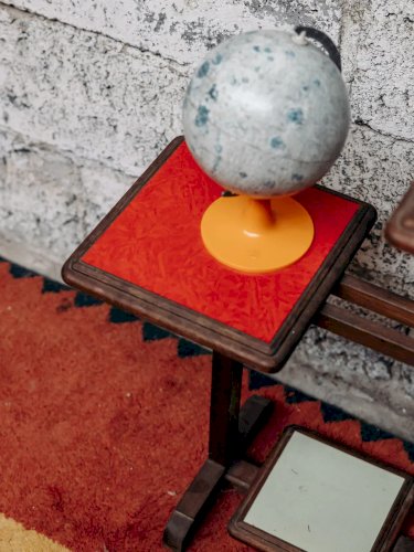 Francine, la table d'appoint en bois N°406