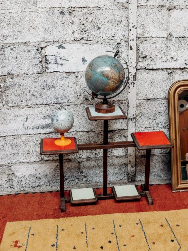 Francine, la table d'appoint en bois N°406