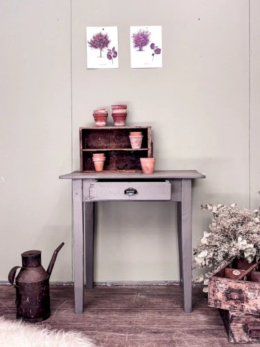 Francine, la table d'appoint en bois N°428