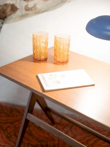 Francine, la table d'appoint en bois N°467