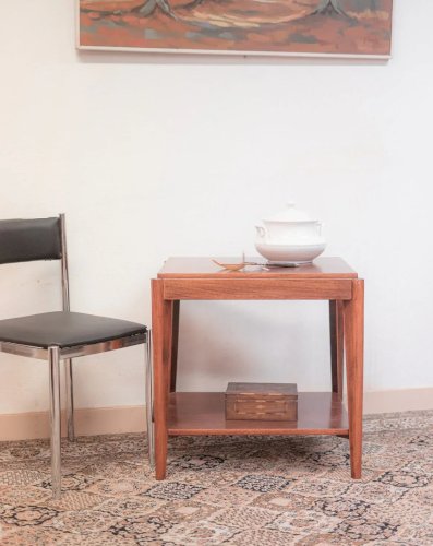 Francine, la table d'appoint en bois N°473
