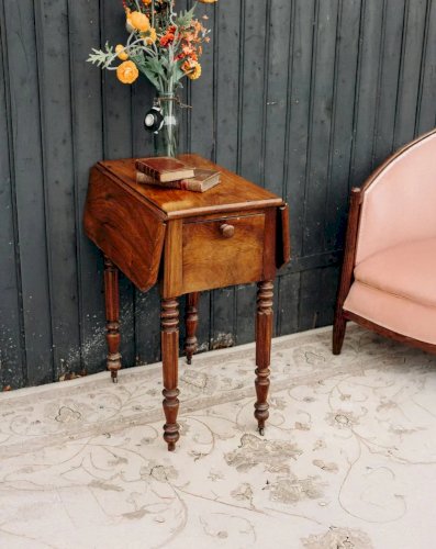Francine, la table d'appoint en bois N°496