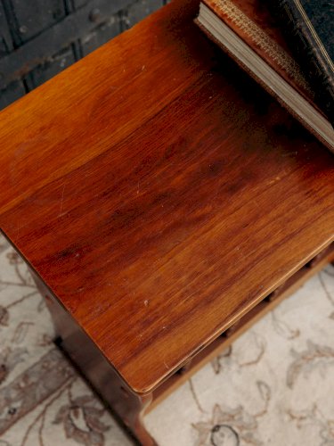 Francine, la table d'appoint en bois N°497