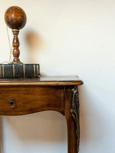 Francine, la table d'appoint en bois N°505