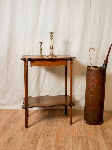 Francine, la table d'appoint en bois N°513