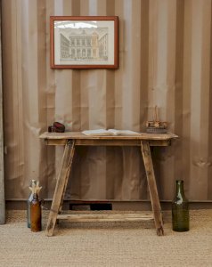 Francine, the wooden side table No. 520