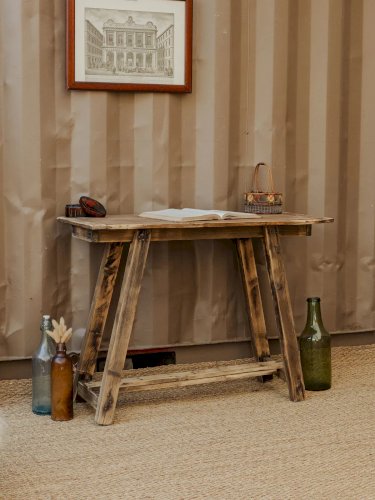 Francine, la table d'appoint en bois N°520