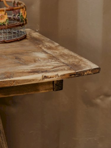 Francine, la table d'appoint en bois N°520