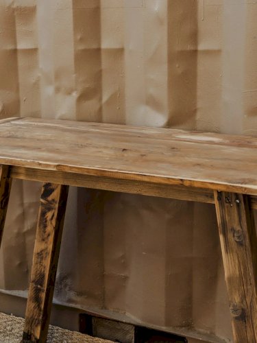 Francine, la table d'appoint en bois N°520