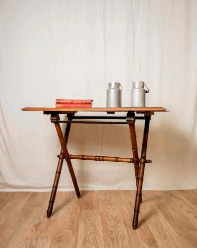Francine, la table d'appoint en bois N°521