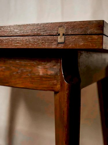 Francine, la table d'appoint en bois N°522