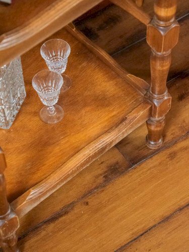 Francine, la table d'appoint en bois N°542