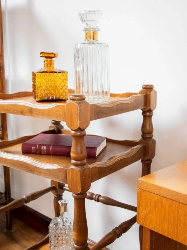 Francine, la table d'appoint en bois N°542