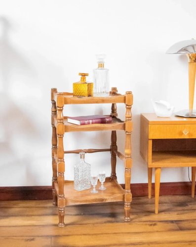 Francine, la table d'appoint en bois N°542