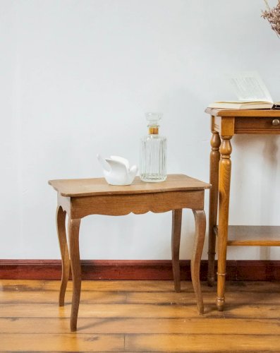 Francine, la table d'appoint en bois N°546