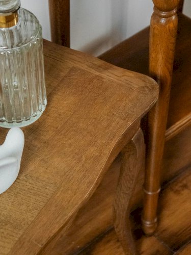 Francine, la table d'appoint en bois N°546