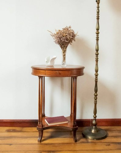 Francine, la table d'appoint en bois N°548