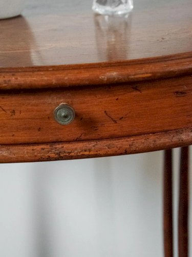 Francine, la table d'appoint en bois N°548