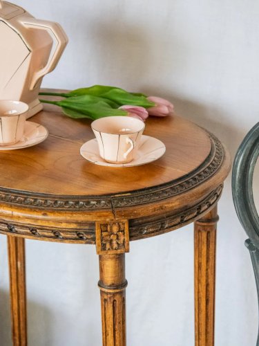 Francine, la table d'appoint en bois N°594