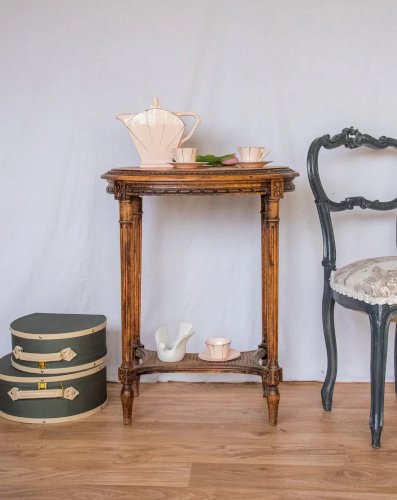 Francine, la table d'appoint en bois N°594