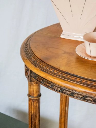 Francine, la table d'appoint en bois N°594