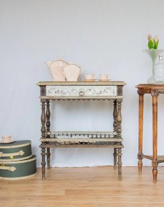 Francine, the wooden side table No. 612