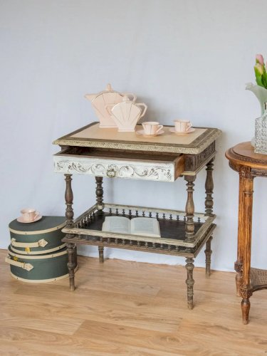 Francine, la table d'appoint en bois N°612
