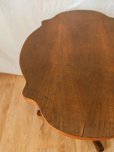Francine, la table d'appoint en bois N°623