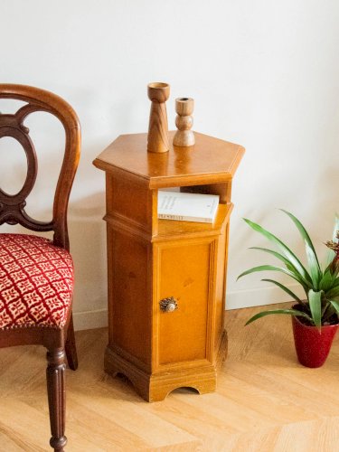 Francine, la table d'appoint en bois N°669