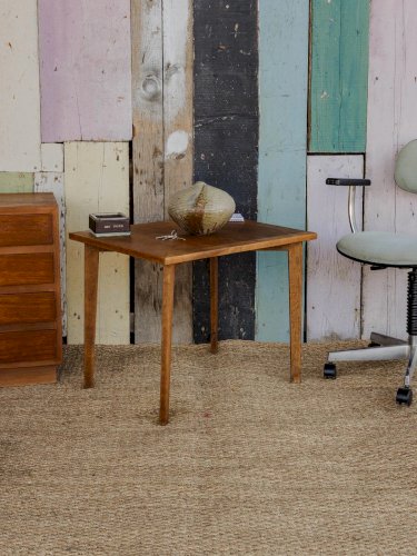 Francine, la table d'appoint en bois N°691