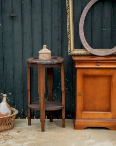 Francine, the marble side table No. 442