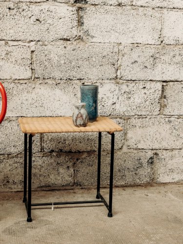 Francine, la table d'appoint en osier N°418