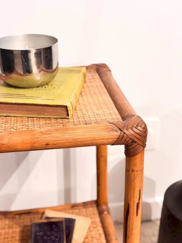 Francine, la table d'appoint en rotin N°427