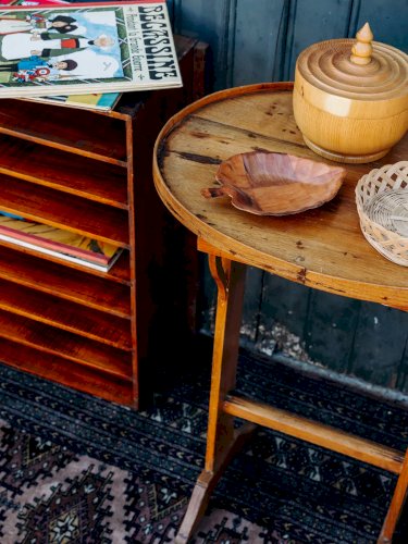 Francine, la table d'appoint ovale N°382