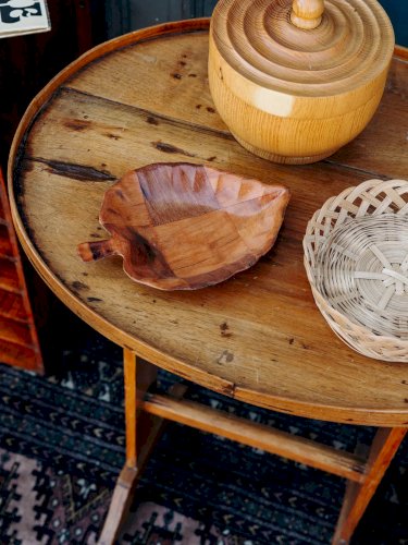 Francine, la table d'appoint ovale N°382