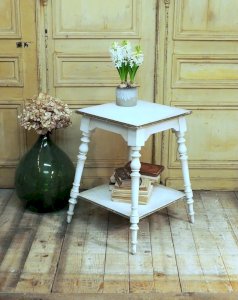 Francine, la table d'appoint patinée N°661